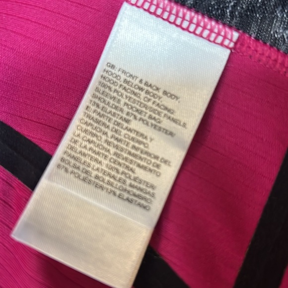 The north face jacket, hooded, and wind resistant - Picture 12 of 16